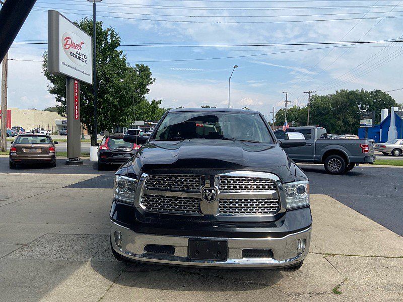 Used 2017 RAM 1500 Laramie AWD/4WD image 3