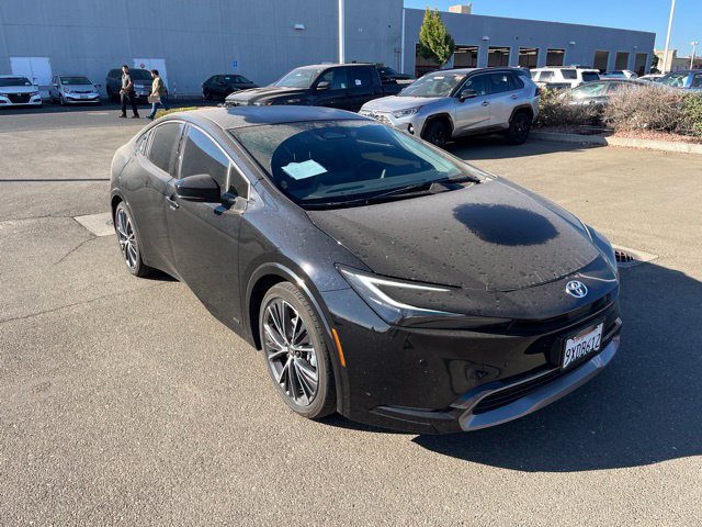Used 2026 Toyota Prius XLE AWD/4WD image 1