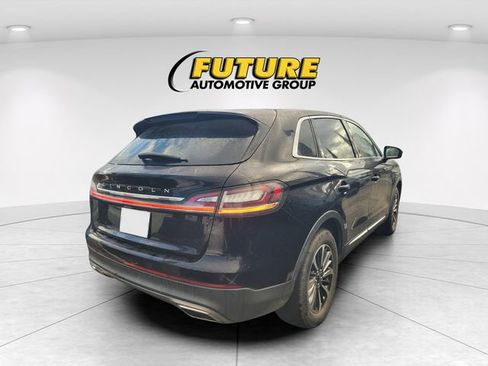 Used 2022 Lincoln Nautilus FWD w/ Premium Package image 3