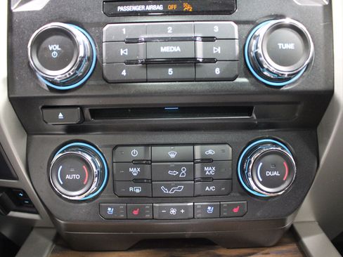Used 2018 Ford F150 Lariat AWD/4WD image 17