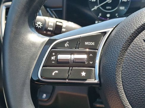 Certified 2024 Kia Seltos X-Line AWD/4WD image 9