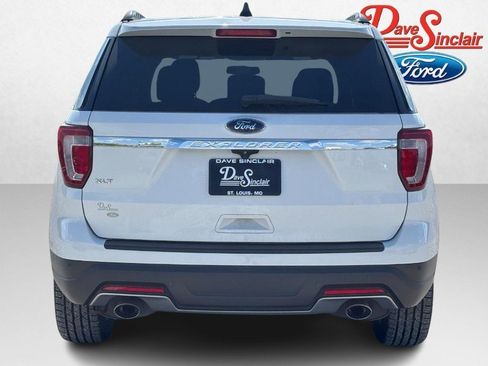 Used 2018 Ford Explorer XLT FWD image 8