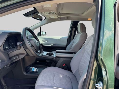 Used 2025 Toyota Sienna LE w/ LE Plus Package AWD/4WD image 12
