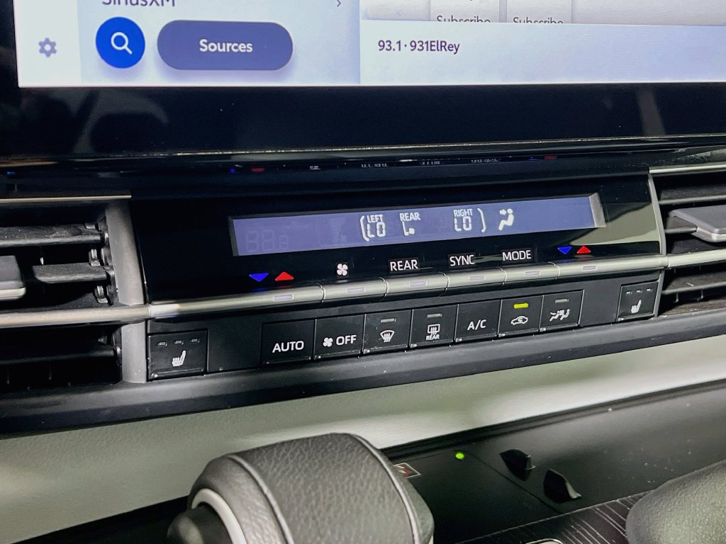 Certified 2026 Toyota Sienna XLE FWD image 14