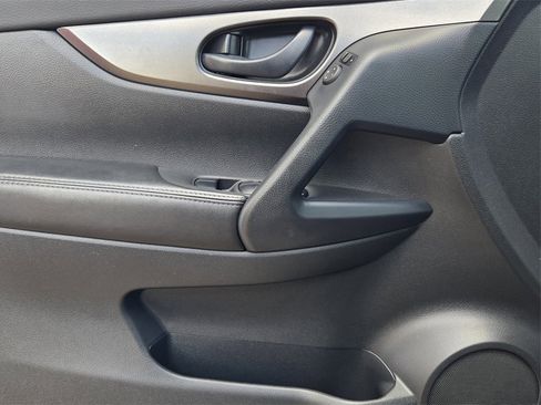 Used 2022 Nissan Rogue Sport S image 20