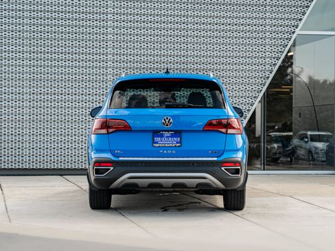 Used 2022 Volkswagen Taos SEL w/ Panoramic Sunroof Package AWD/4WD image 25
