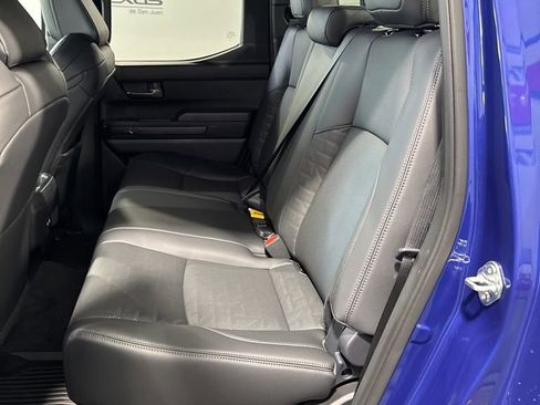 Used 2025 Toyota Tacoma TRD Off-Road image 31