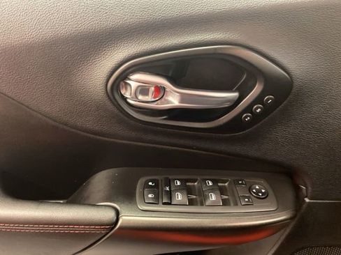 Used 2021 Jeep Cherokee Trailhawk w/ Sun, Sound & Nav Group image 23