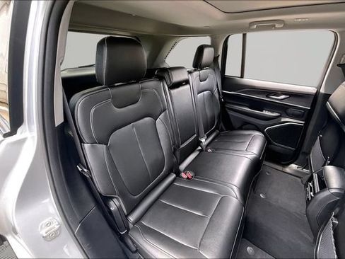Used 2023 Jeep Grand Cherokee 4WD 4xe image 17