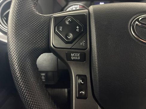 Used 2023 Toyota Tacoma TRD Off-Road w/ TRD Premium Off Road Package AWD/4WD image 10
