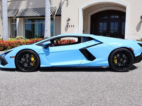 Used 2025 Lamborghini Revuelto AWD/4WD image 9