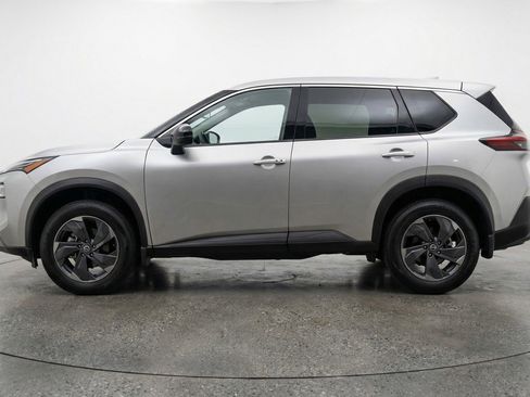 Used 2025 Nissan Rogue SV image 5