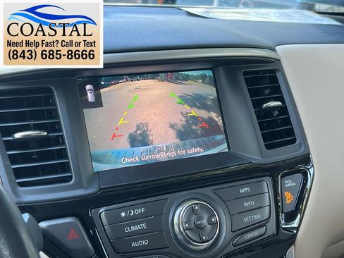 Used 2017 Nissan Pathfinder SV FWD image 39
