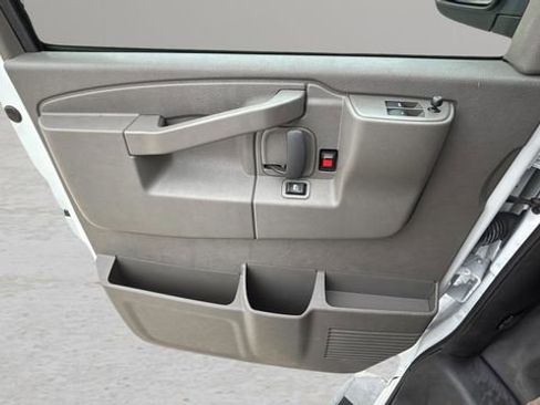 Used 2024 GMC Savana 2500 w/ Driver Convenience Package RWD image 17