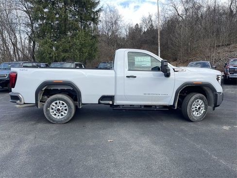 New 2025 GMC Sierra 2500 Pro image 2