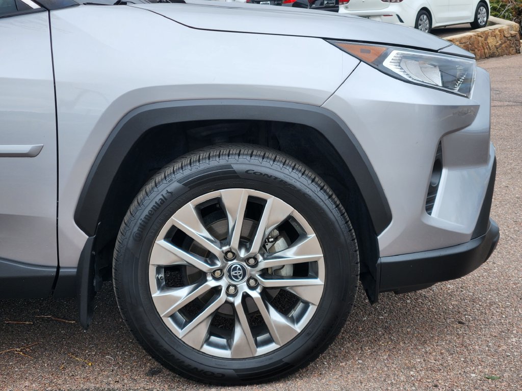 Used 2019 Toyota RAV4 XLE Premium w/ Cold Weather Package AWD/4WD image 29
