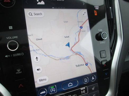 Used 2024 Subaru Outback Premium image 17