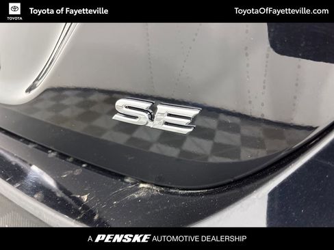 Used 2024 Toyota Camry SE image 4