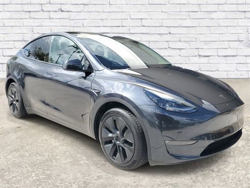 Used 2024 Tesla Model Y Long Range image 5