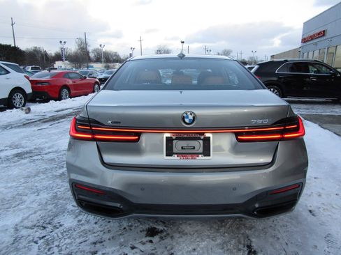 Used 2021 BMW 750i xDrive w/ Executive Package image 6