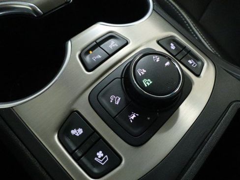 Used 2020 GMC Terrain Denali w/ GMC Pro Grade Package AWD/4WD image 22