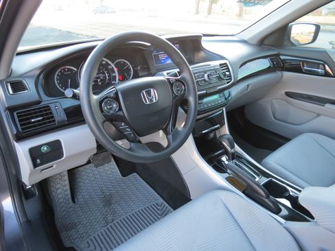 Used 2016 Honda Accord LX image 25