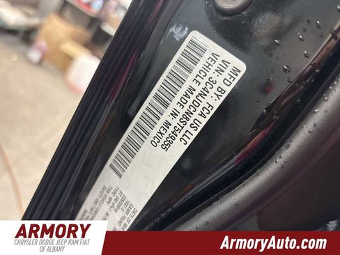 Used 2025 Jeep Compass Limited image 40