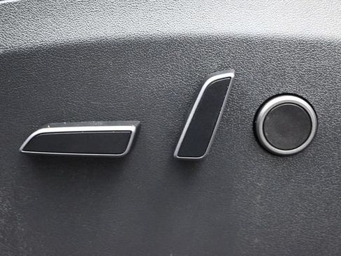 Used 2023 Tesla Model Y Long Range AWD/4WD image 10