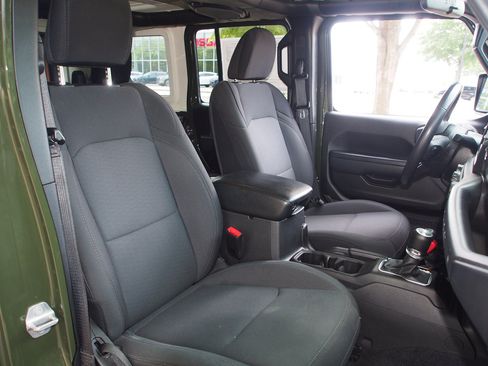 Used 2022 Jeep Wrangler Unlimited Sport AWD/4WD image 11