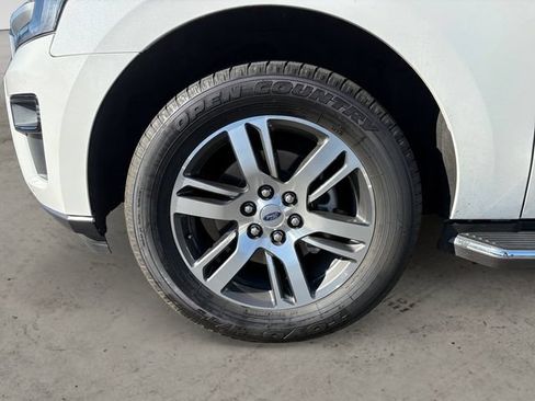 Used 2023 Ford Expedition XLT AWD/4WD image 9