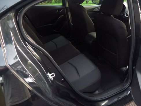 Used 2017 MAZDA MAZDA3 Sport FWD image 30