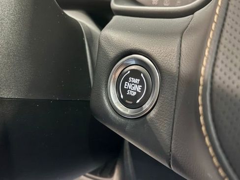 Used 2022 GMC Yukon AT4 AWD/4WD image 18