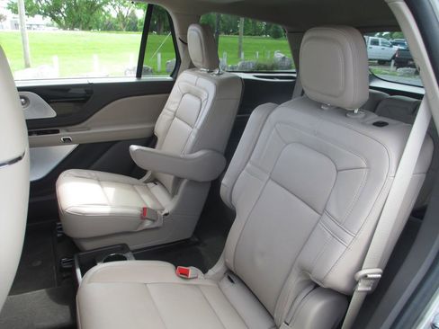 Used 2023 Lincoln Aviator Reserve w/ Equipment Group 201A AWD/4WD image 23