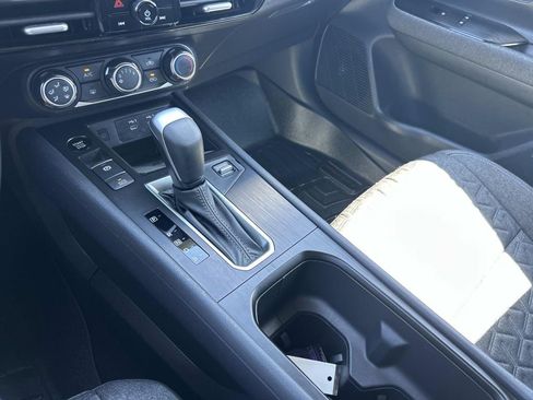 Used 2025 Nissan Kicks SV FWD image 26