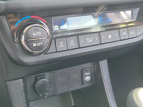 Used 2015 Toyota Corolla S FWD image 15