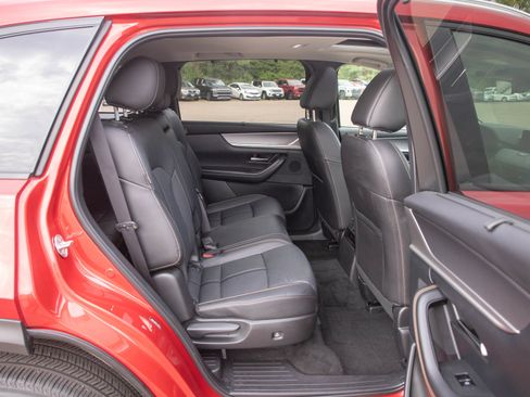 Used 2024 MAZDA CX-90 3.3 Turbo w/ Preferred Plus AWD/4WD image 12