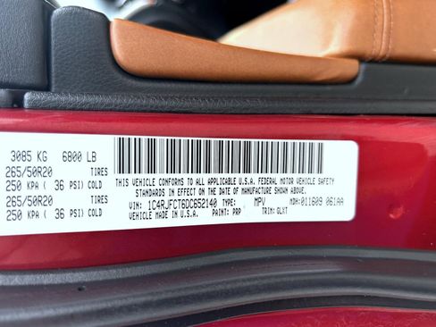 Used 2013 Jeep Grand Cherokee Overland AWD/4WD image 25
