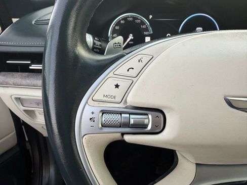 Used 2023 Genesis G80 image 29