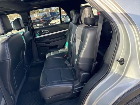 Used 2016 Ford Explorer XLT w/ Equipment Group 202A image 14