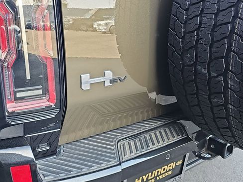 Used 2025 GMC Hummer EV 2X image 11