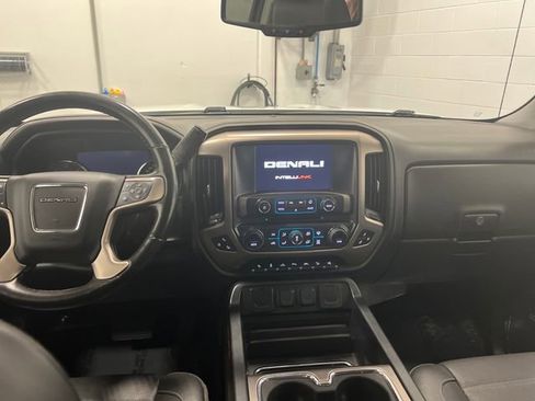 Used 2018 GMC Sierra 1500 Denali w/ Denali Ultimate Package image 11