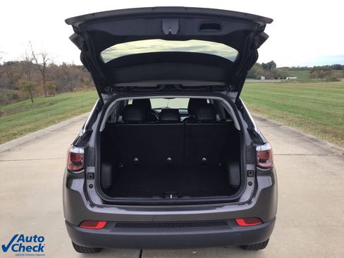 Used 2022 Jeep Compass Latitude image 5