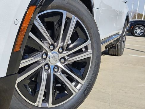 New 2026 Cadillac Lyriq Luxury w/ LPO, Floor Liner Package image 8