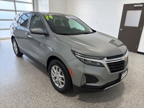 Used 2024 Chevrolet Equinox LT FWD image 2