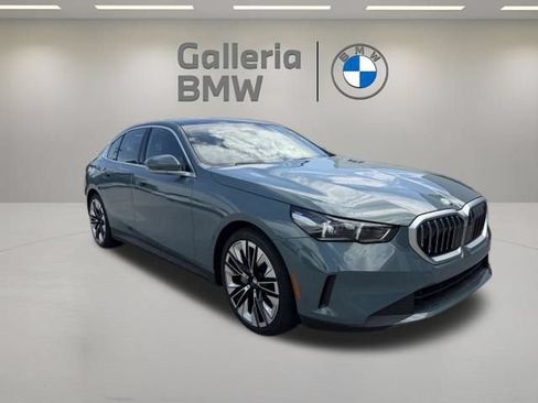 Used 2026 BMW 540i xDrive AWD/4WD image 4