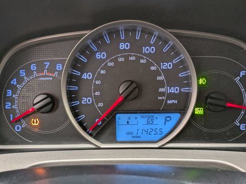 Used 2014 Toyota RAV4 XLE AWD/4WD image 16