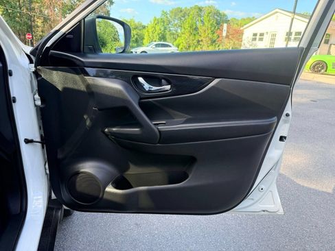Used 2017 Nissan Rogue SL w/ SL Premium Package FWD image 23