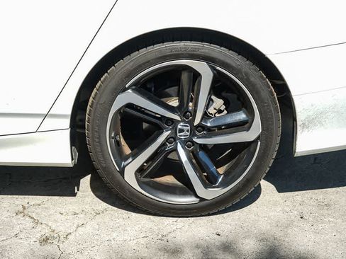Used 2018 Honda Accord Sport image 11