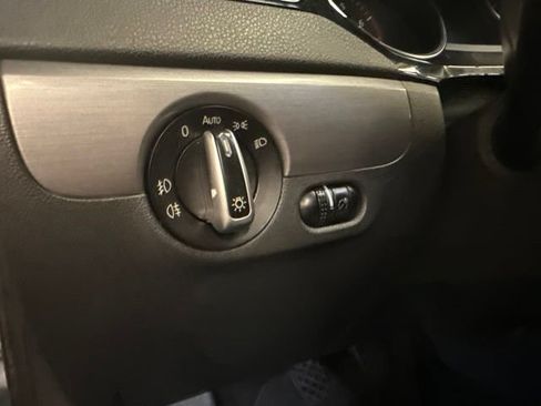 Used 2016 Volkswagen Jetta Sport FWD image 18
