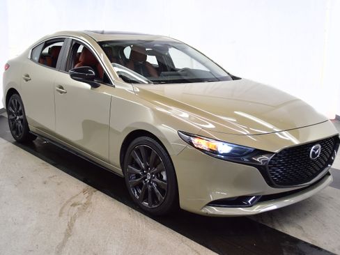 Used 2024 MAZDA MAZDA3 s image 4